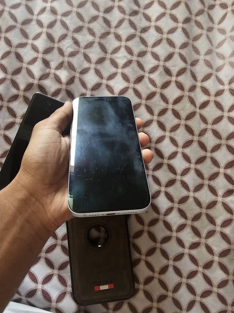 Apple iPhone 15 plus 0