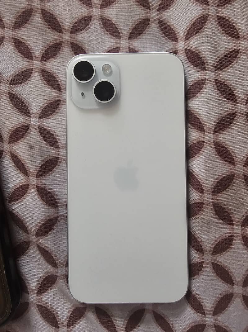 Apple iPhone 15 plus 3
