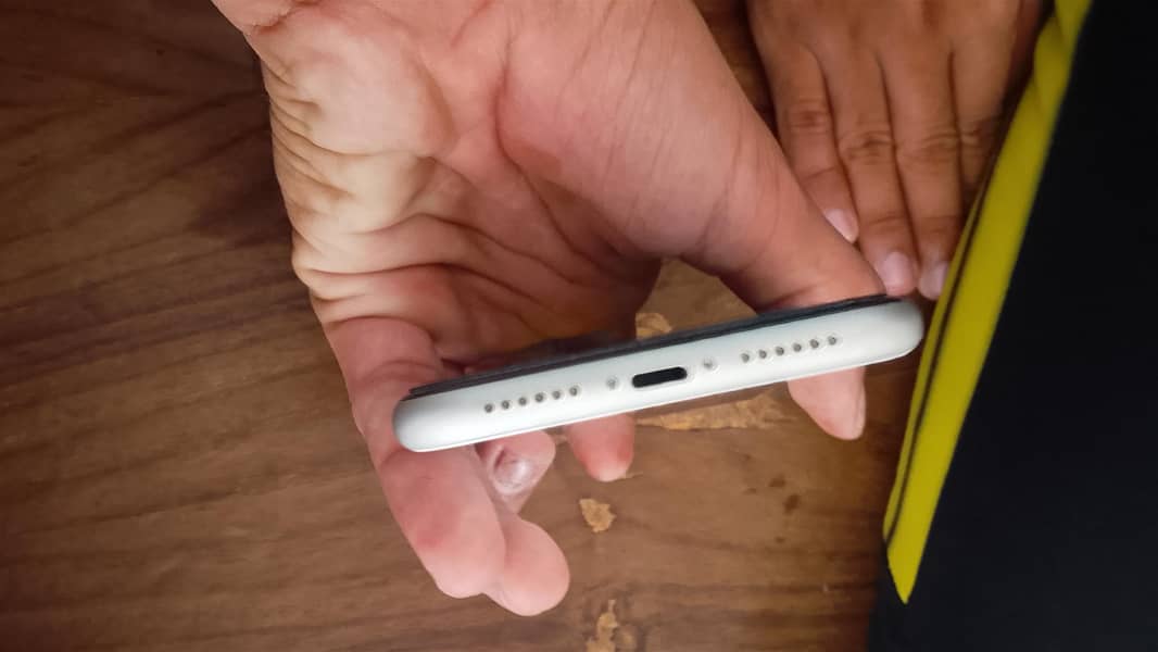 Apple iPhone 11 5