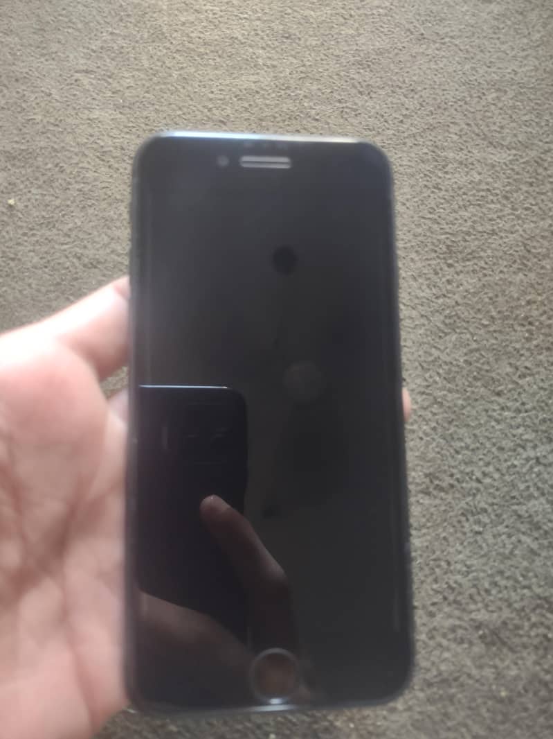 Apple iPhone 8 1