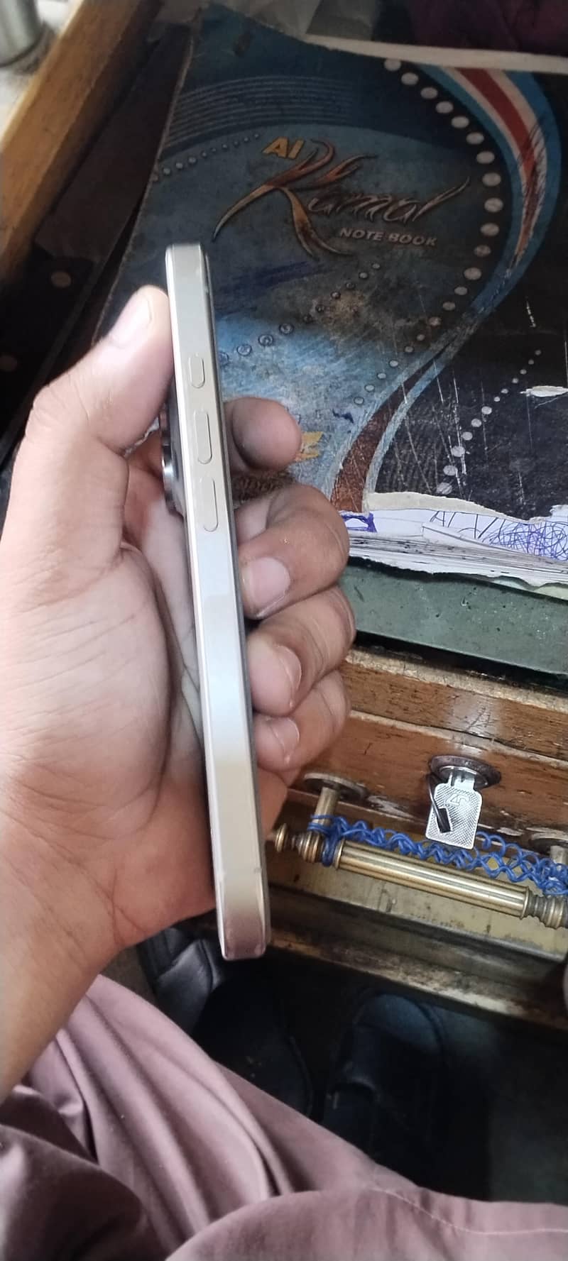 Apple iPhone 16 Pro 4