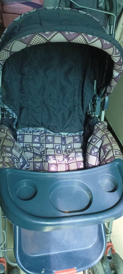 baby stroller in excellent condition. 10 % used
