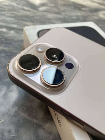 Apple iPhone 16 Pro Max
