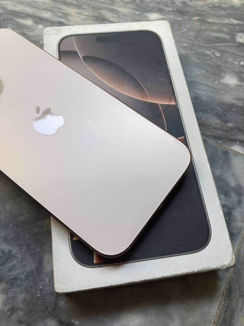 Apple iPhone 16 Pro Max 1