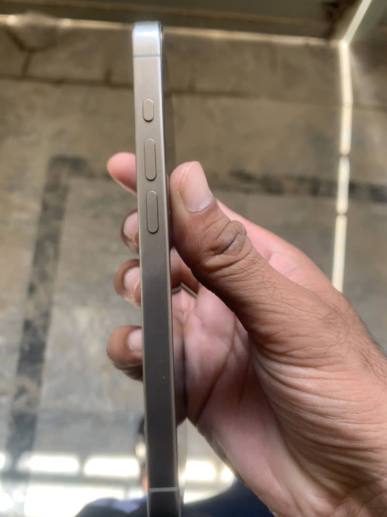 Apple iPhone 15 Pro 1