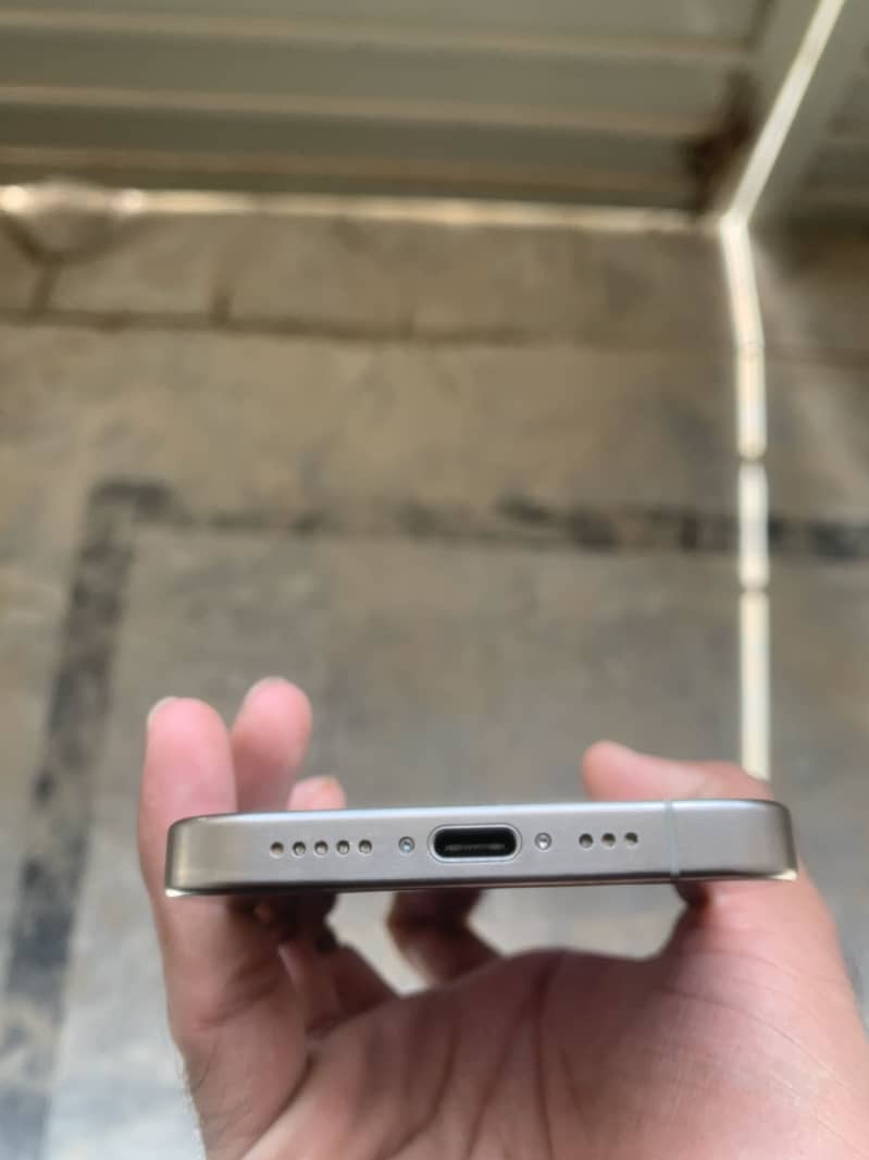 Apple iPhone 15 Pro 2