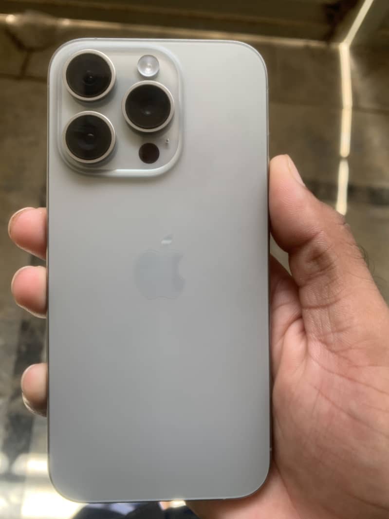 Apple iPhone 15 Pro 6