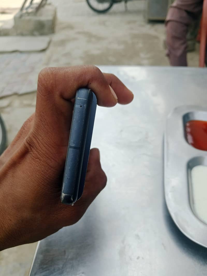 Google Pixel 8 4