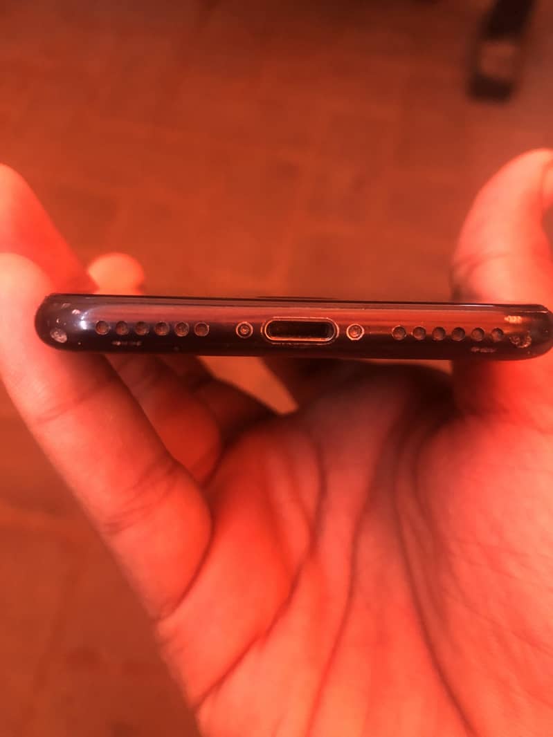 Apple iPhone 7 3