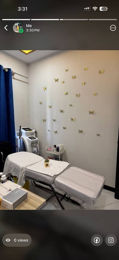 Clinic facial bed