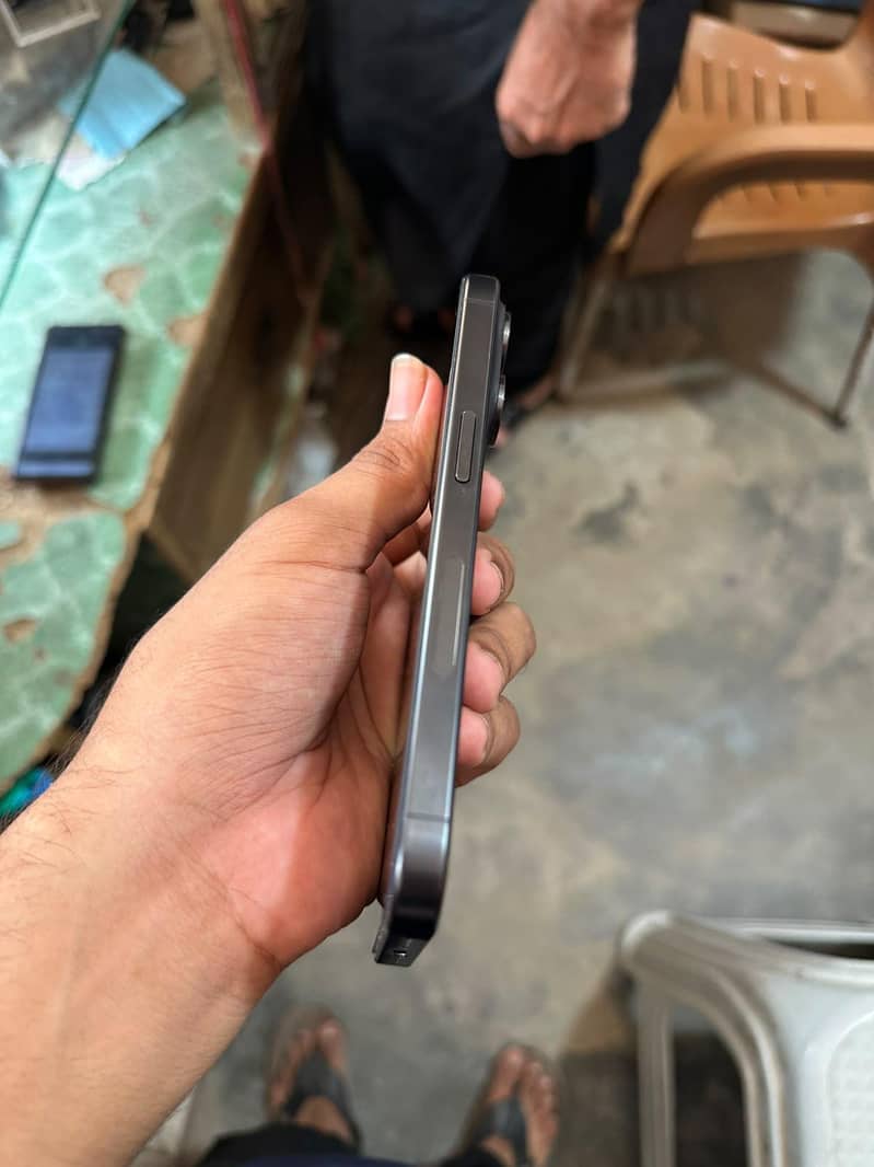 Apple iPhone 15 Pro 1