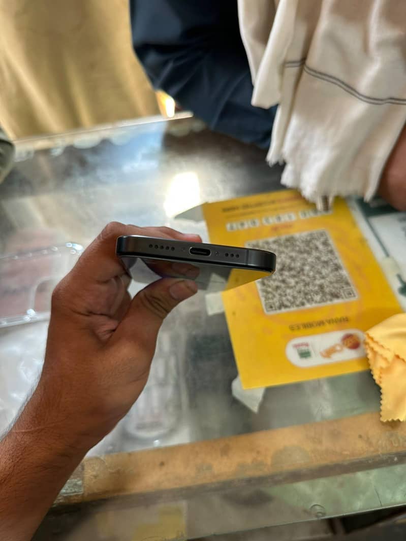Apple iPhone 15 Pro 2