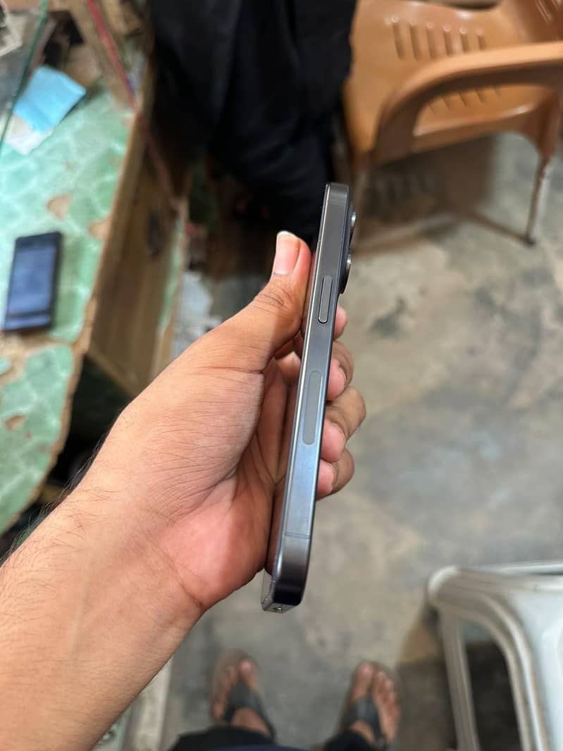 Apple iPhone 15 Pro 3