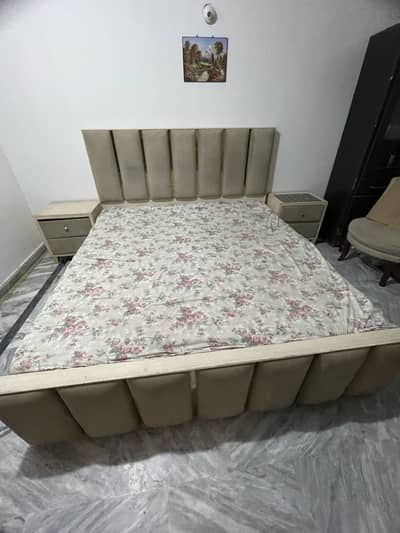 King Size wooden Bed with 2 side table and Dressing for Urgent Sale