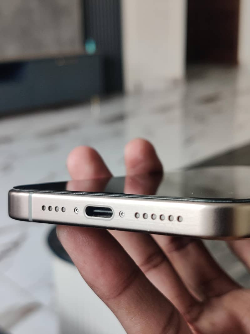 Apple iPhone 15 Pro Max 8