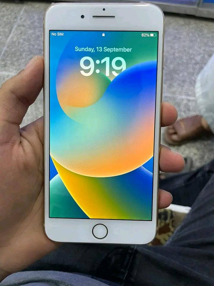 Apple iPhone 8 Plus 5