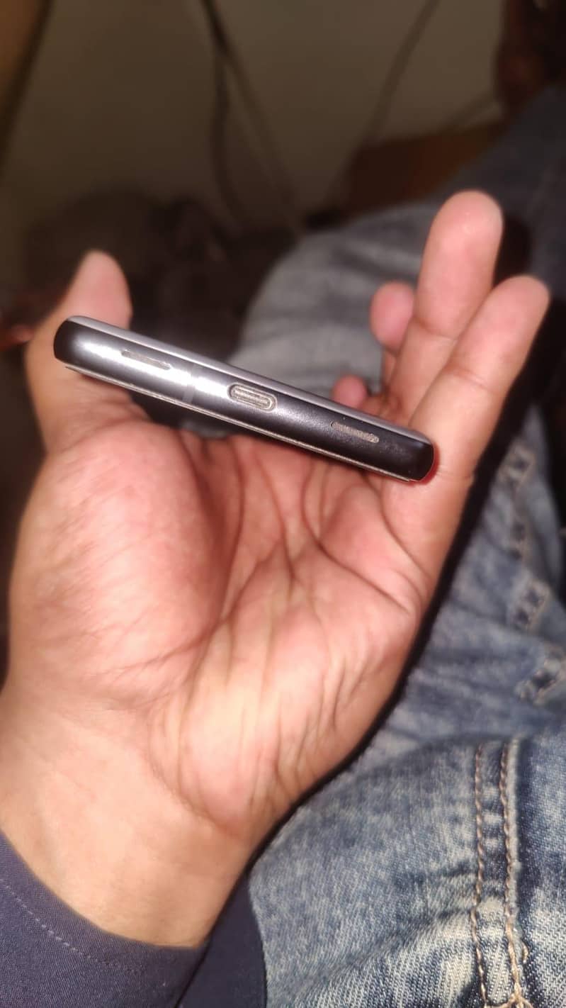 Google Pixel 7a 2