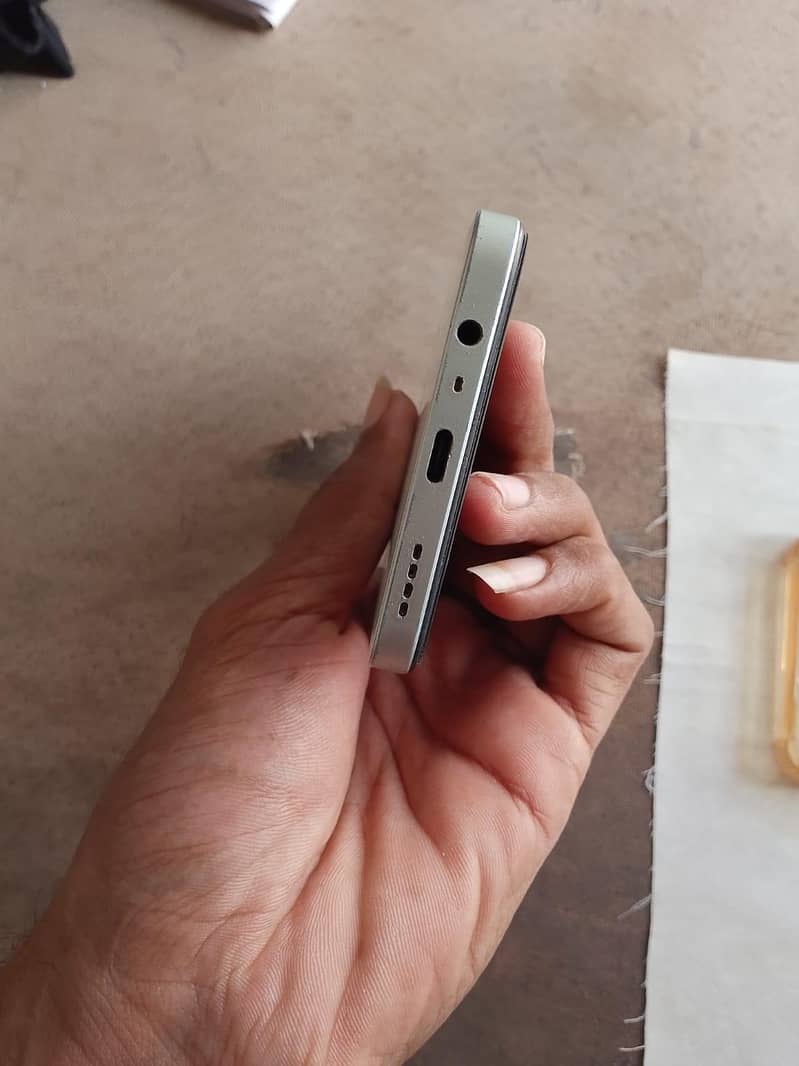 Realme Note 60x 4