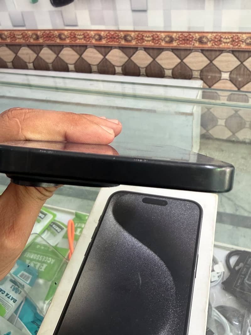 Apple iPhone 15 Pro Max 0
