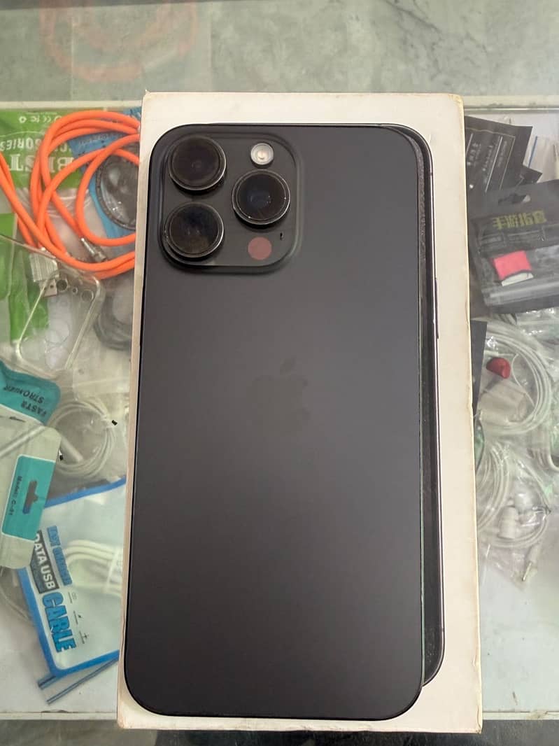 Apple iPhone 15 Pro Max 2