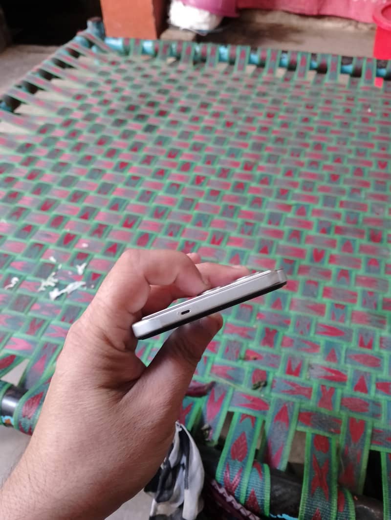 Tecno spark 40 5