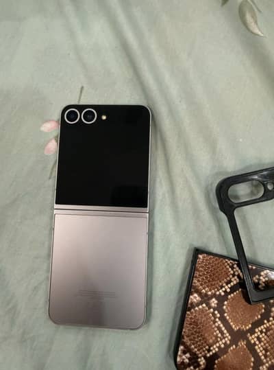 Samsung Mobile Z Flip 6