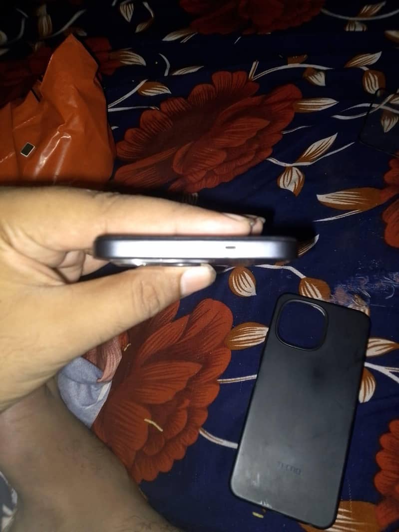 Tecno Spark 40c 3