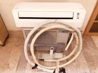 Daikin Inverter Split AC | First Owner | Complete Accessories