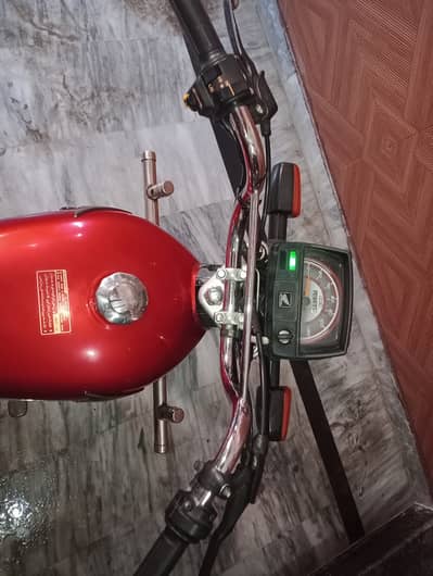Honda CD 70 2025