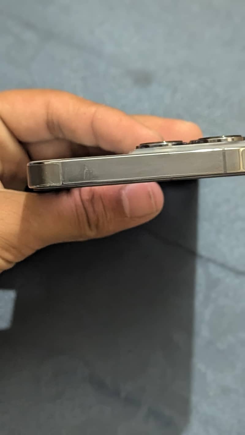 Apple iPhone 13 Pro 1