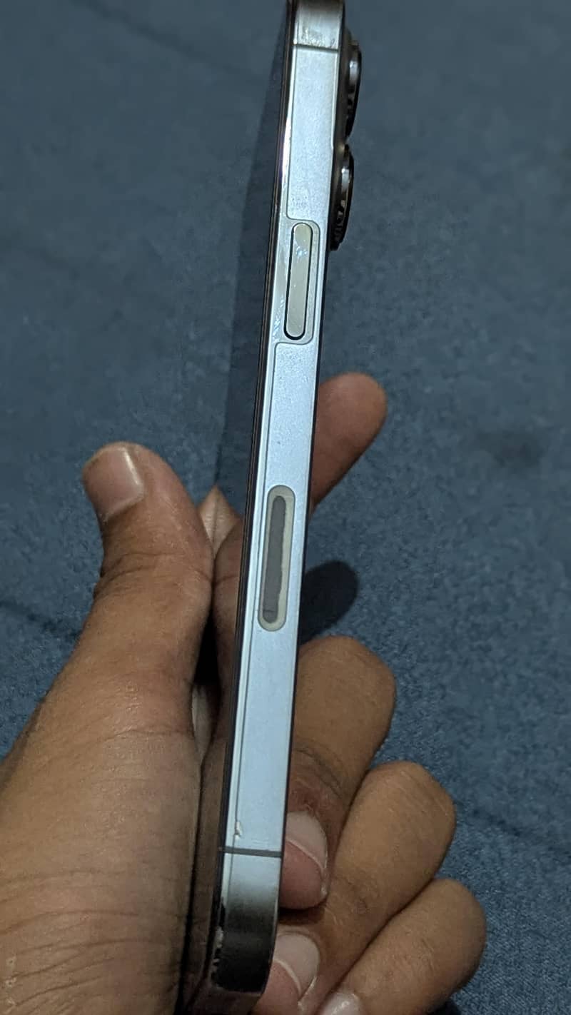 Apple iPhone 13 Pro 4