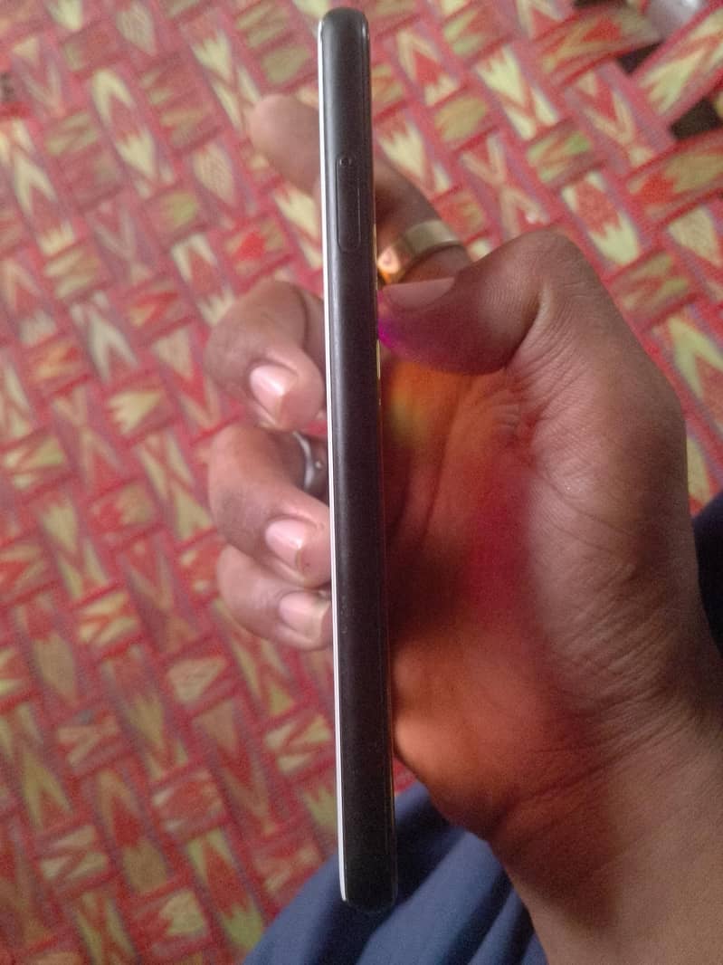 Google Pixel 4 3