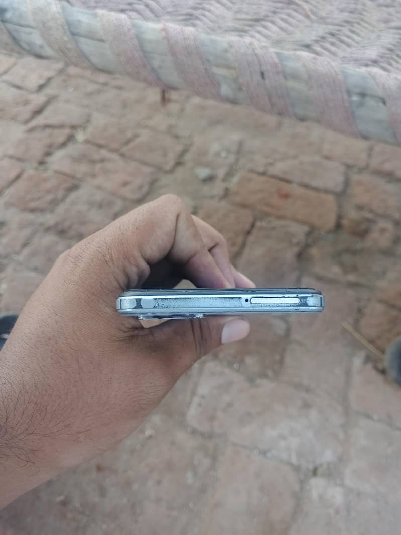 Vivo Y21 1