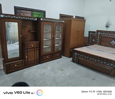 side table double bed do almari mattress total 8 urgent for sale