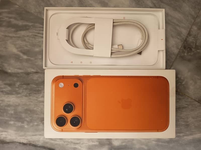 Apple iPhone 17 Pro Max 1