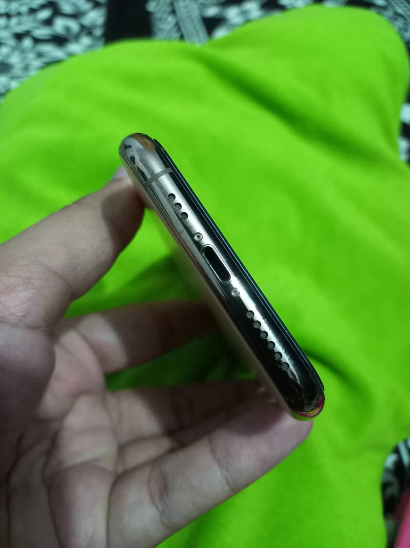 Apple iPhone 11 Pro 1