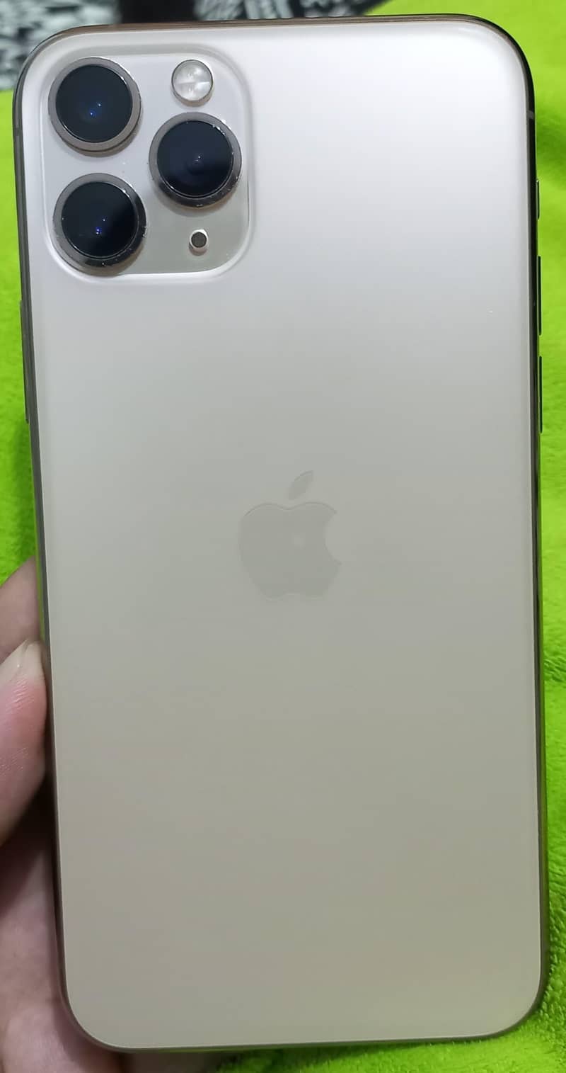 Apple iPhone 11 Pro 4