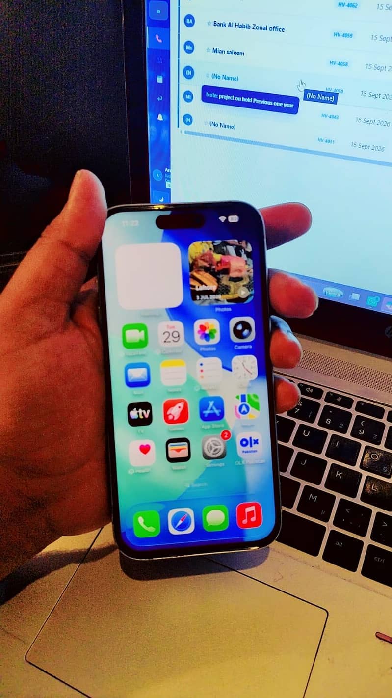 Apple iPhone 15 4