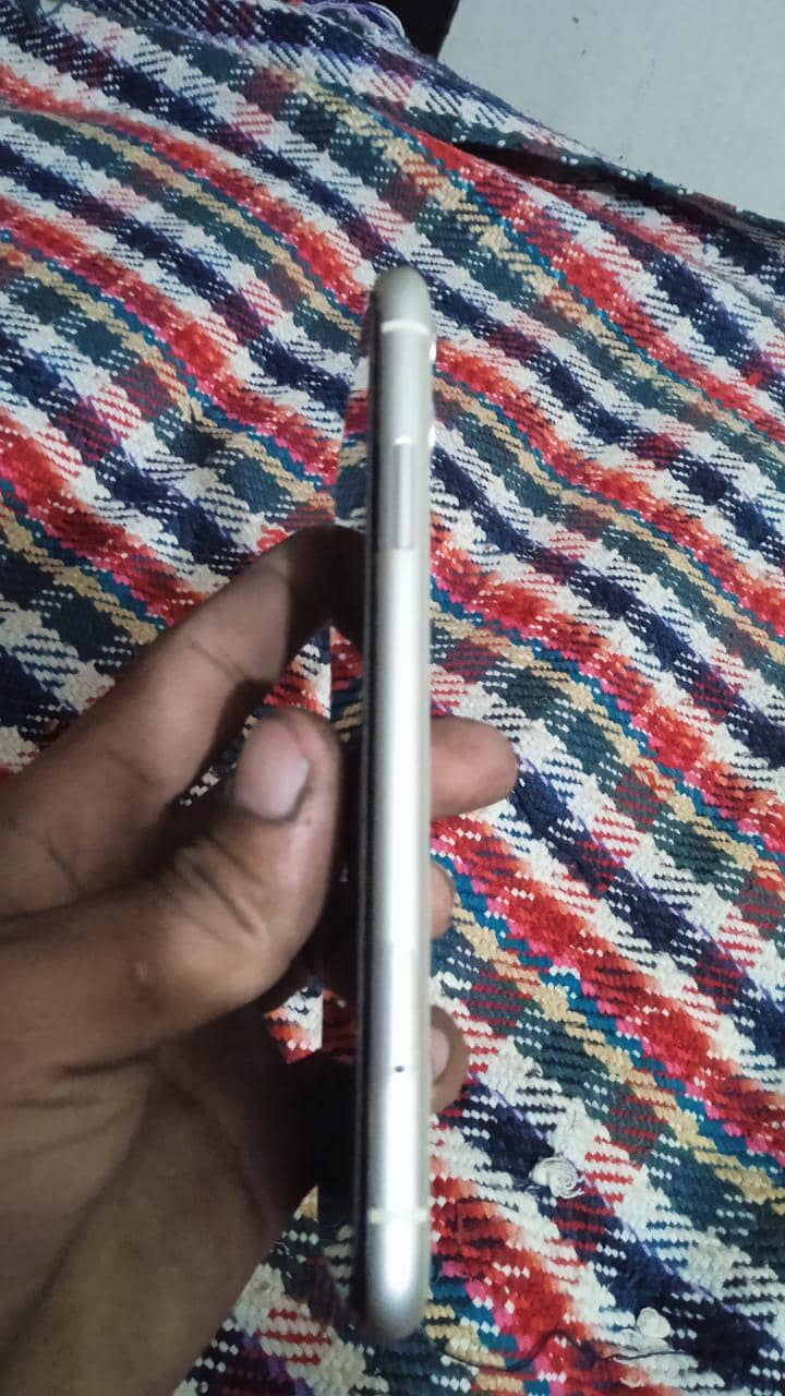 Apple iPhone 11 3