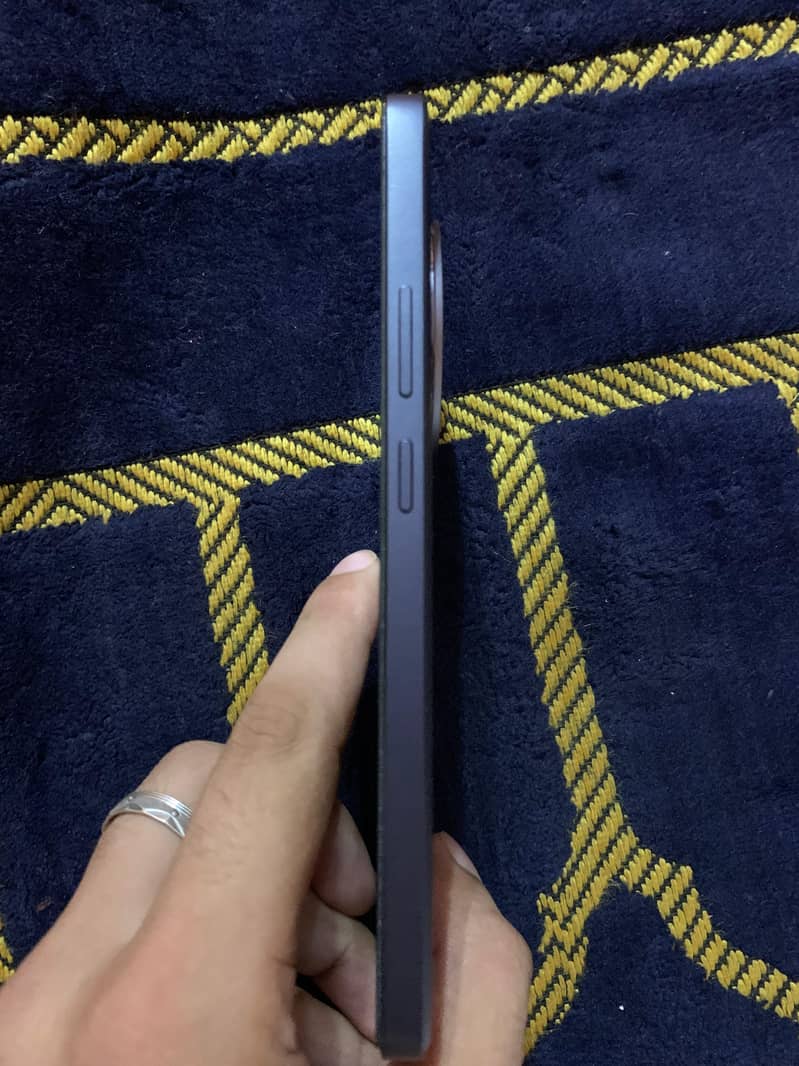 Realme 13 Plus 0