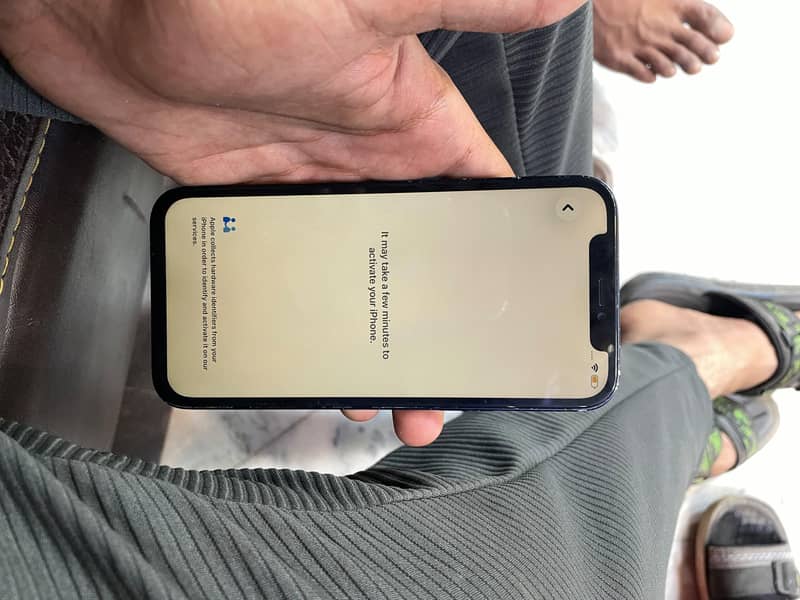 Apple iPhone 12 4