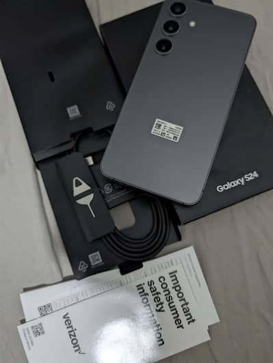 Samsung Mobile S24 new non pta sim lock brand new set 8/128