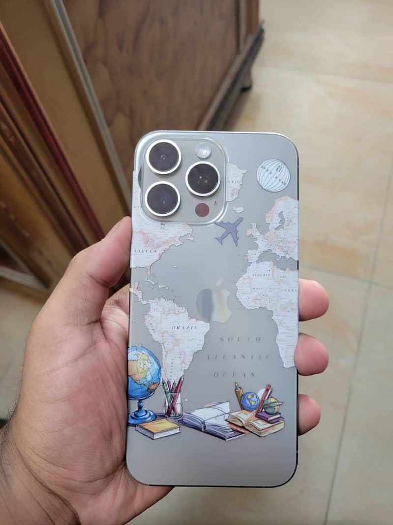 Apple iPhone 15 Pro Max 0