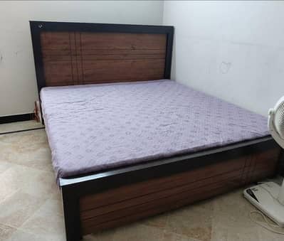double bed (6.5*6) good bed (No Mattress)