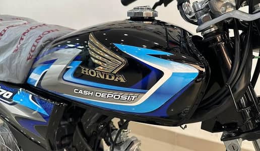 HONDA CD 70 2027 ZERO METER HAI 400KILOMETER ONLY
