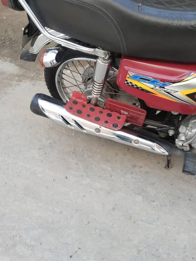 new bike ok ha 10/10 ha koyi km ni hona wala