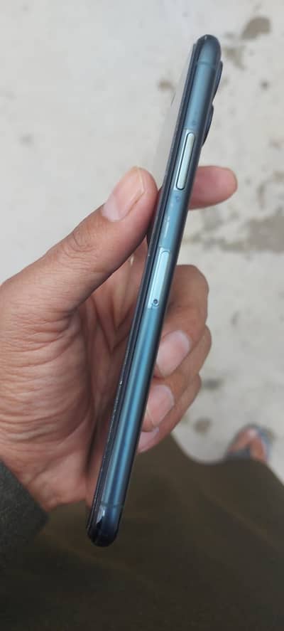 Apple iPhone 11 Pro Max pta approved hy halth 83