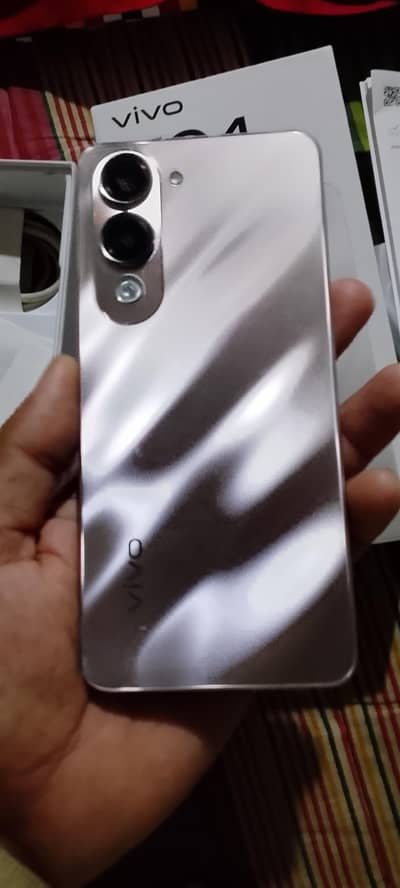 Vivo Y04 4/64 full box condition 10/10 and warnti takrebn 3 se 4 mah p