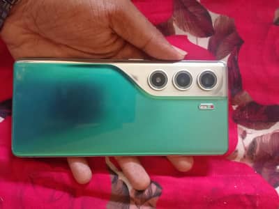 Tecno CAMON 40 Pro with complete accessories