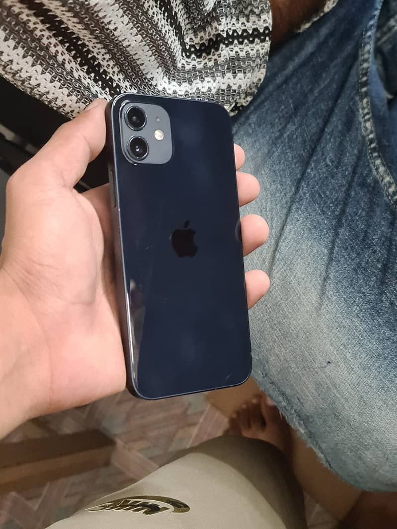 Apple iPhone 12 2